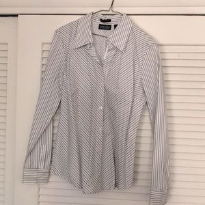 New York & company NWT White/black LS Dress shirt